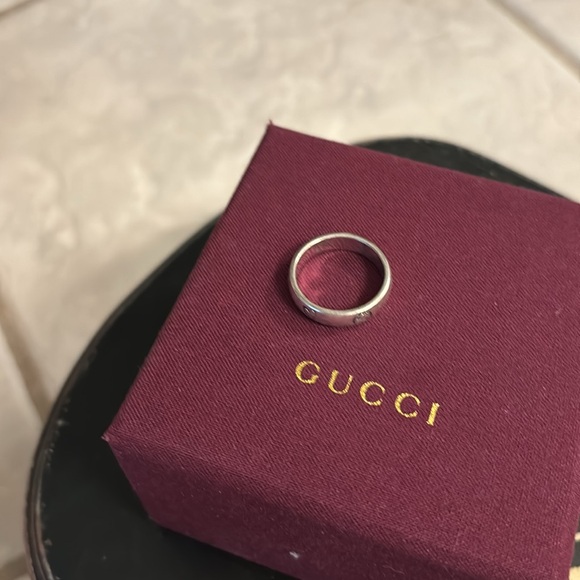 Gucci “love is blind ring.” - Picture 4 of 5